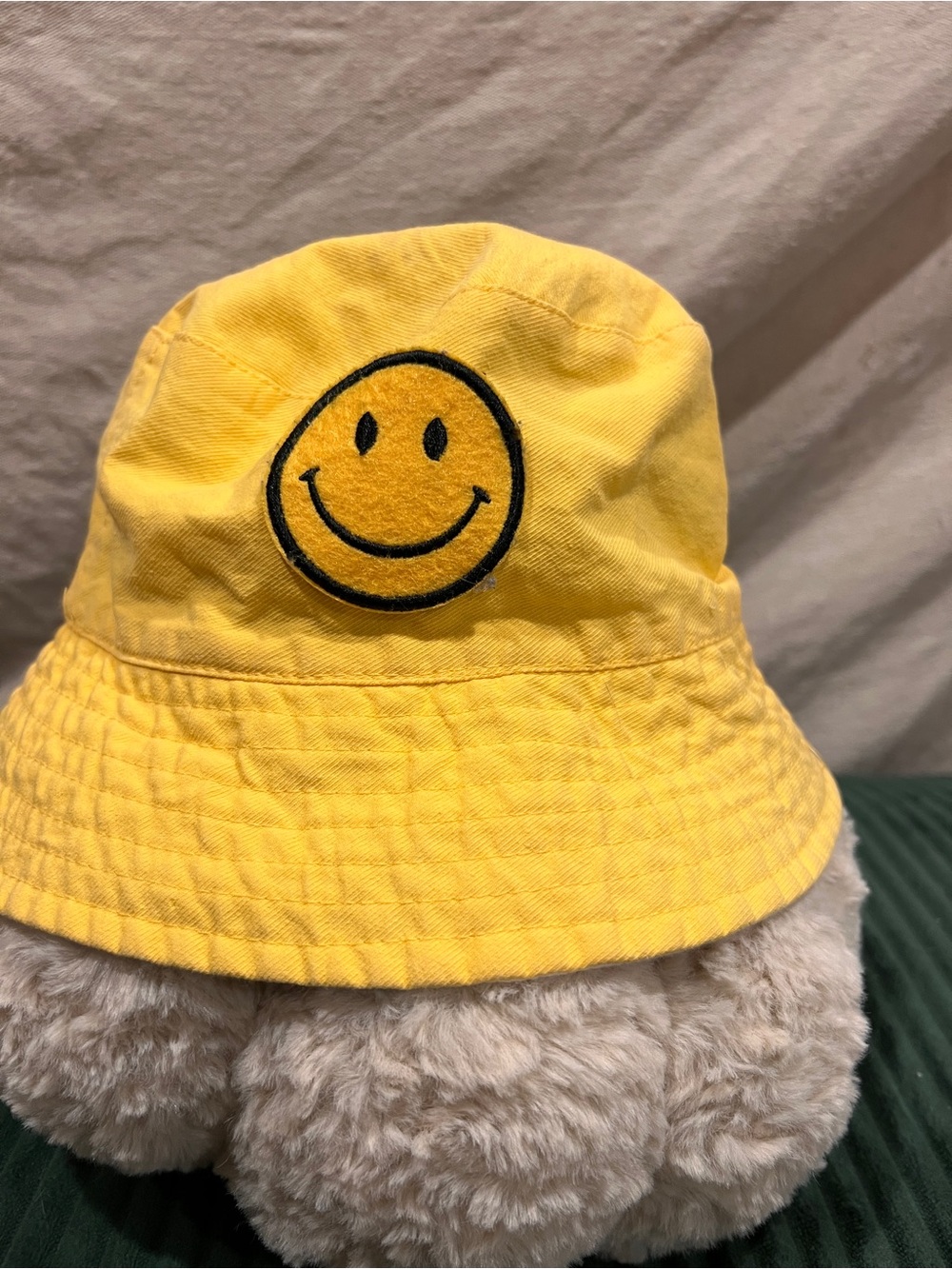 Reversible womens’ buckethat